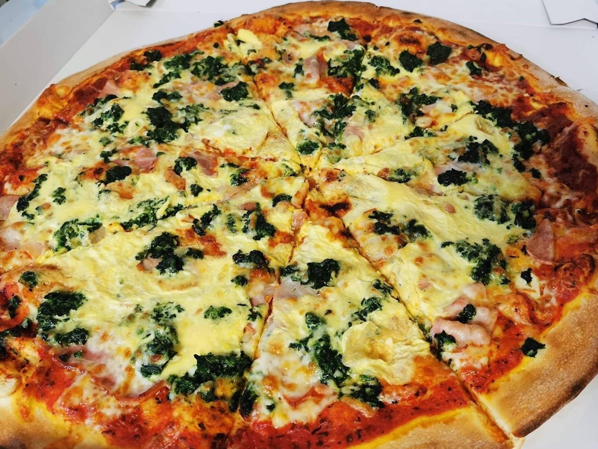 Pizza Szpinakowa	38
