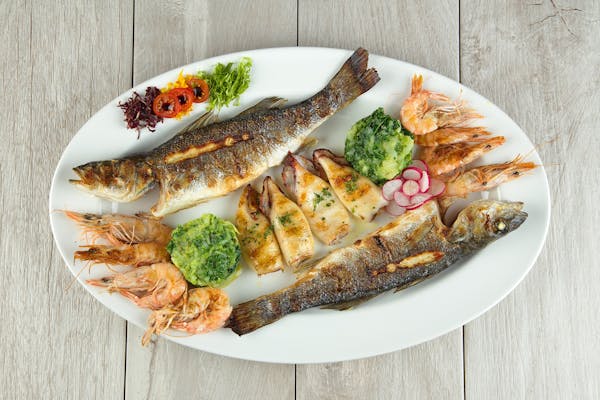 Morska plata Mon Ami (za dvoje) roštilj-jadranska riba, lignje, kozice, blitva s krumpirom