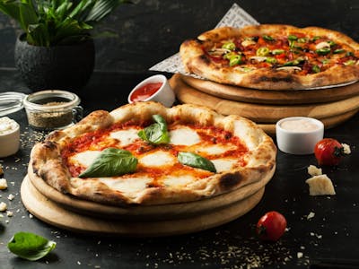 Ofertă Pizza Family 50cm - 1+1