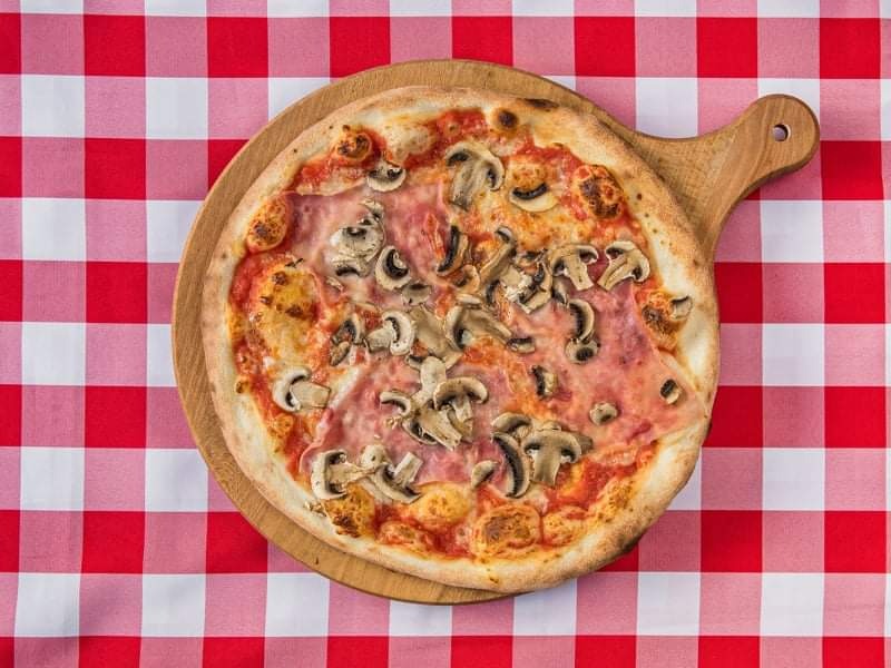 Pizza Prosciutto Funghi