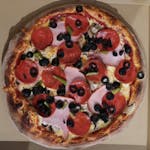 5. Pizza Pocztowa (peperoni)