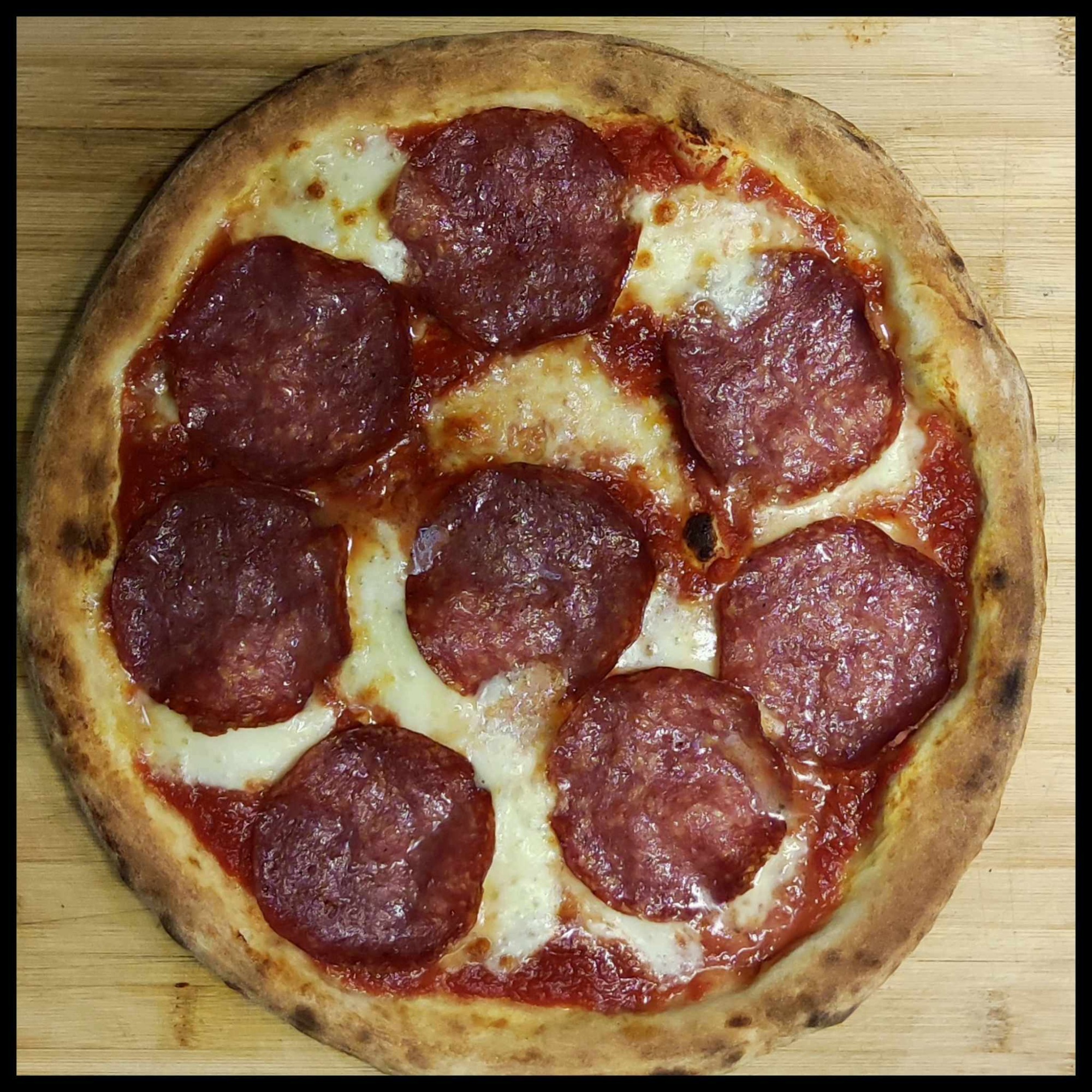 4.Pizza Salame
