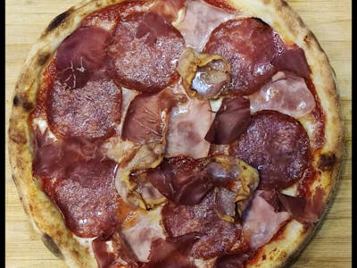 8.Pizza Quattro Carni