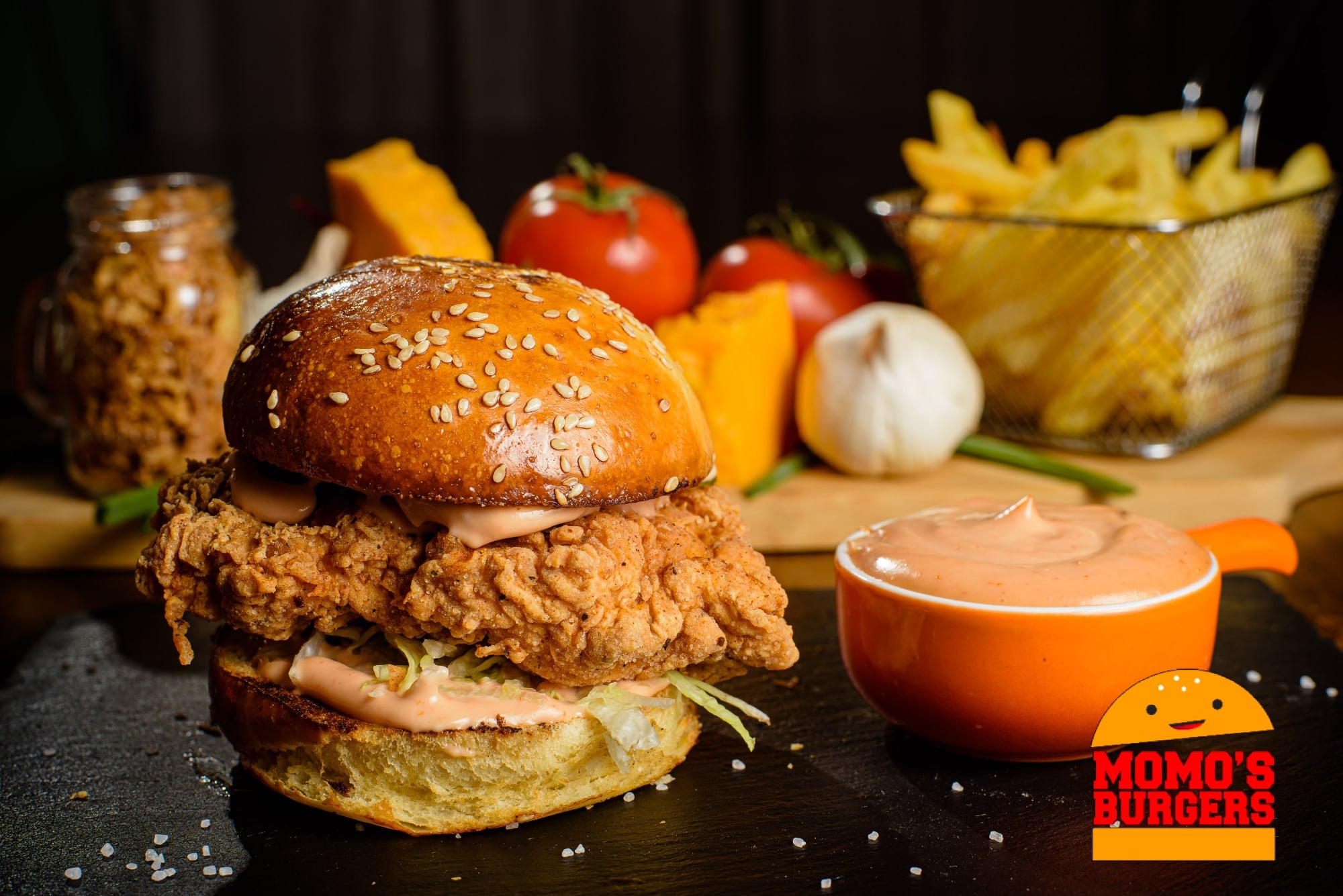 Burger cu pui crocant