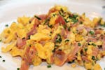 SCRAMBLED EGGS WITH BACON,ONION AND FRESH CHIVES