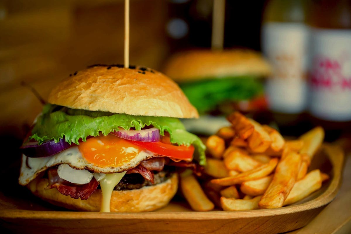 Burgery 100% sezonowanej wołowiny (200g)