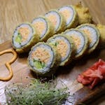 6. Sałatka z paluszków krabowych w tempurze / Salad With crab fingers in tempura
