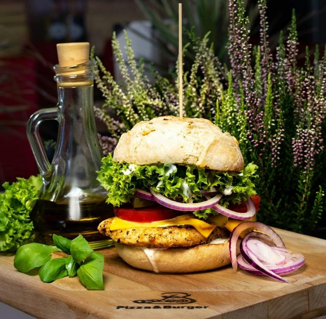 BURGERY Z KURCZAKIEM