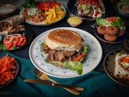 Burger Shaourma 200g mięsa + frytki 150g 