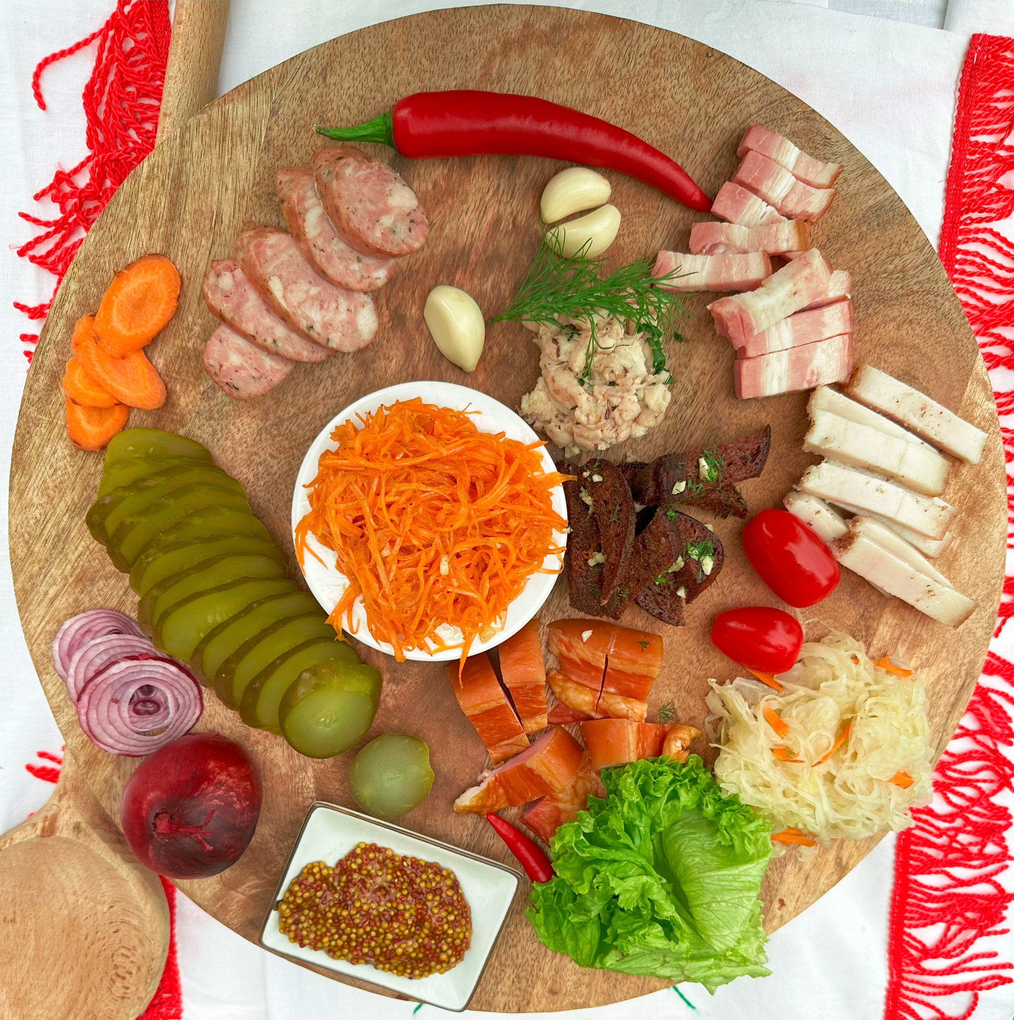 Zestaw duży z “mięsa i sala z solienijami