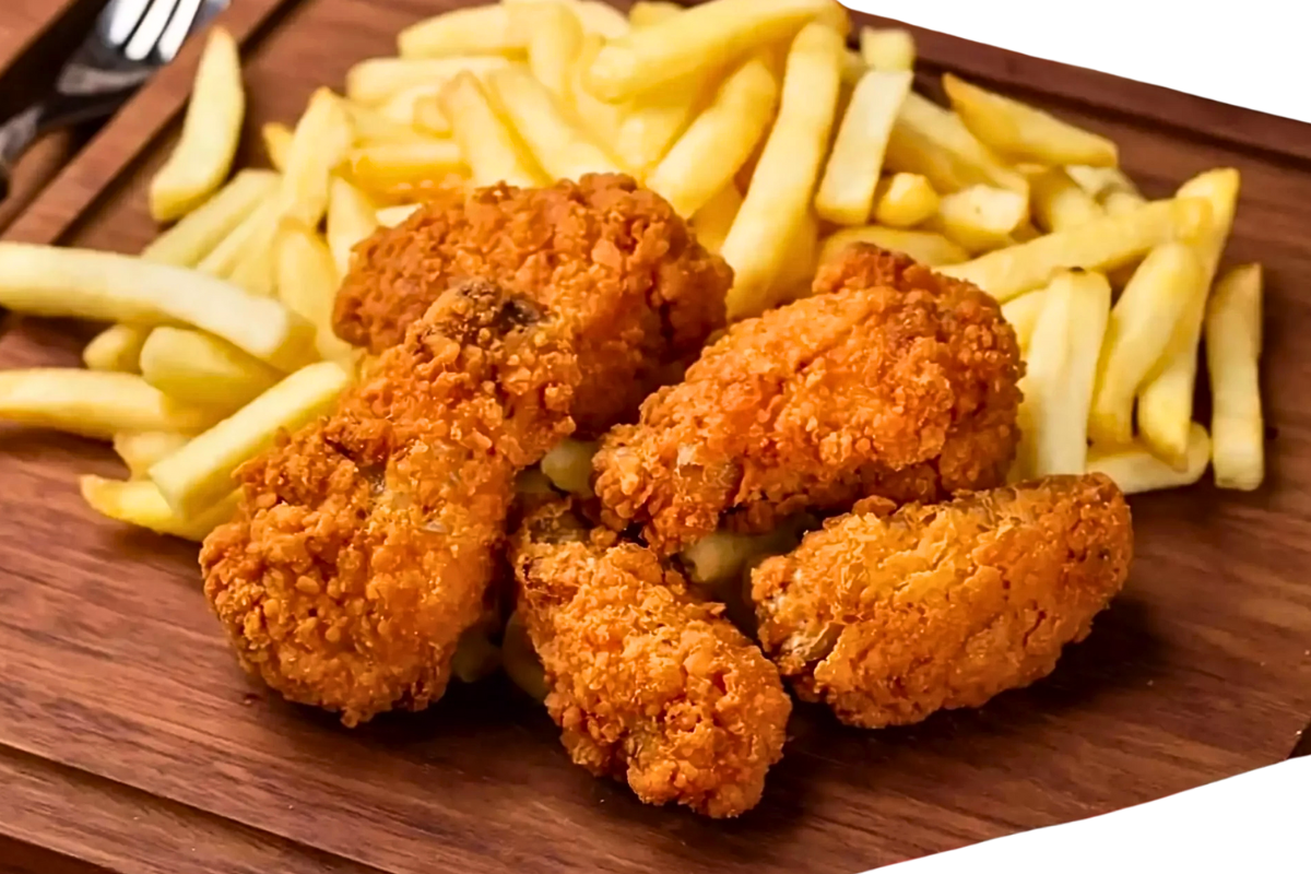 Aripioare crocante cu cartofi pai si sos de usturoi 460 g