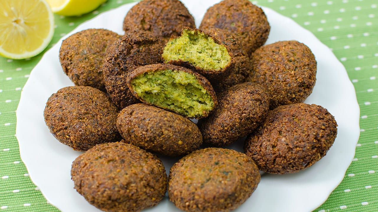 Chiftele vegetale cu cartofi wedges sos remoulade 400 g