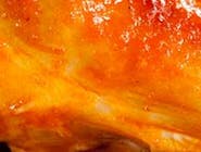 8.Kawałki kurczaka z makaronem tagiattele z suszonymi pomidorami i parmezanem